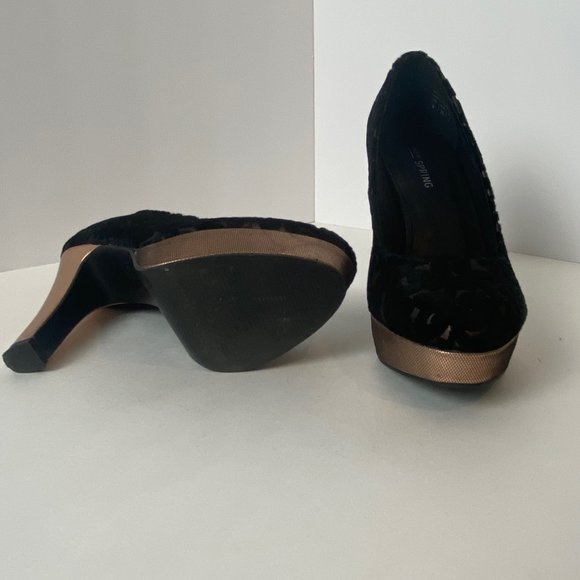 Call It Spring Women's Black Faux Suede Rose Gold Heels Size 6 - Picture 7 of 7